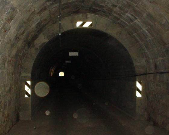 写真:トンネル内部2